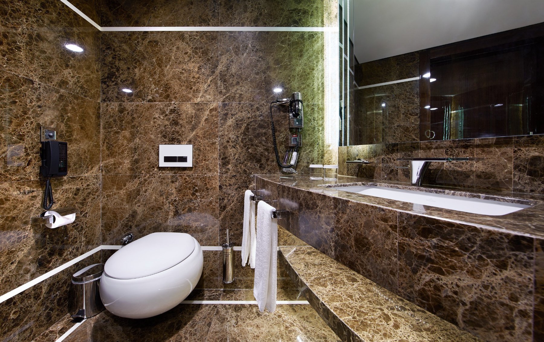 Biz Cevahir Gayrettepe Otel kral dairesi banyo detay