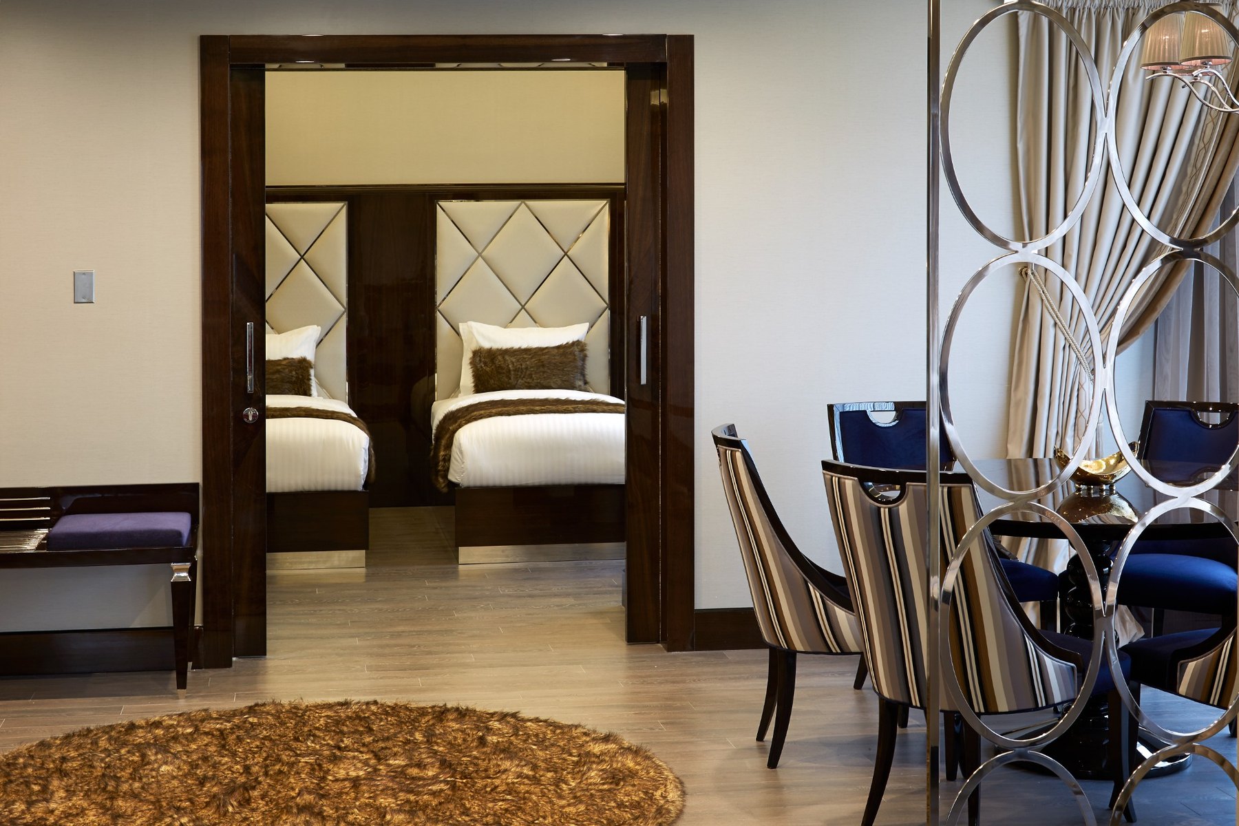 Biz Cevahir Gayrettepe Otel kral dairesi yatak odası bağlantısı