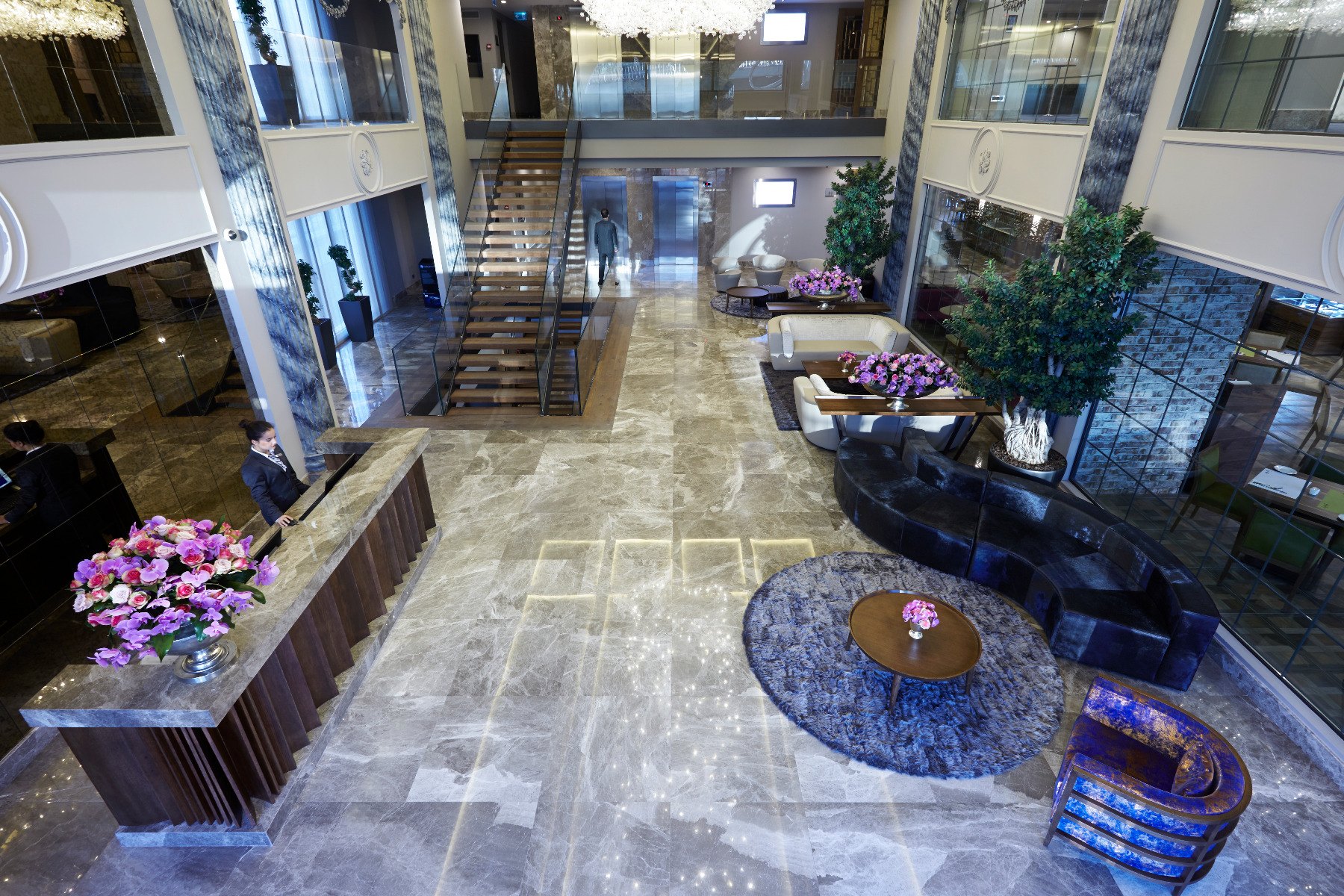 Biz Cevahir Gayrettepe Otel lobby genel görünüm