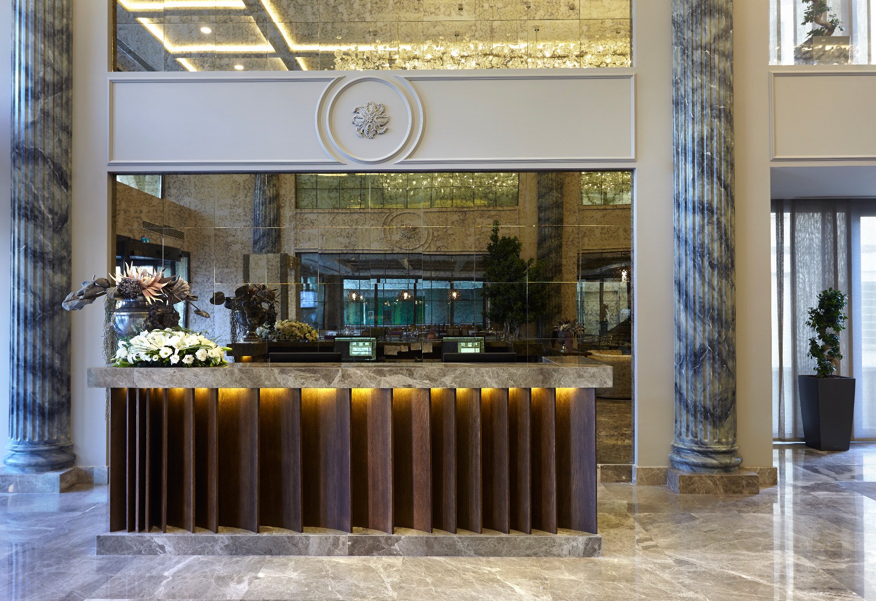 Biz Cevahir Gayrettepe Otel lobby resepsiyon alanı