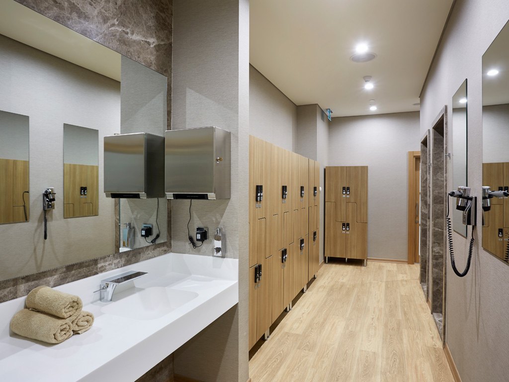 Biz Cevahir Gayrettepe Otel spa soyunma alanı
