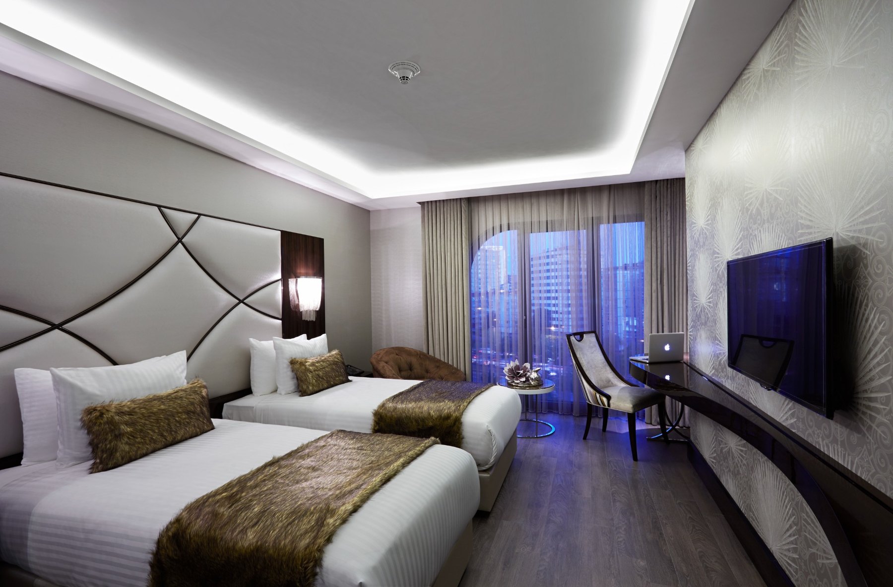 Biz Cevahir Gayrettepe Otel standart oda twin yatak düzeni