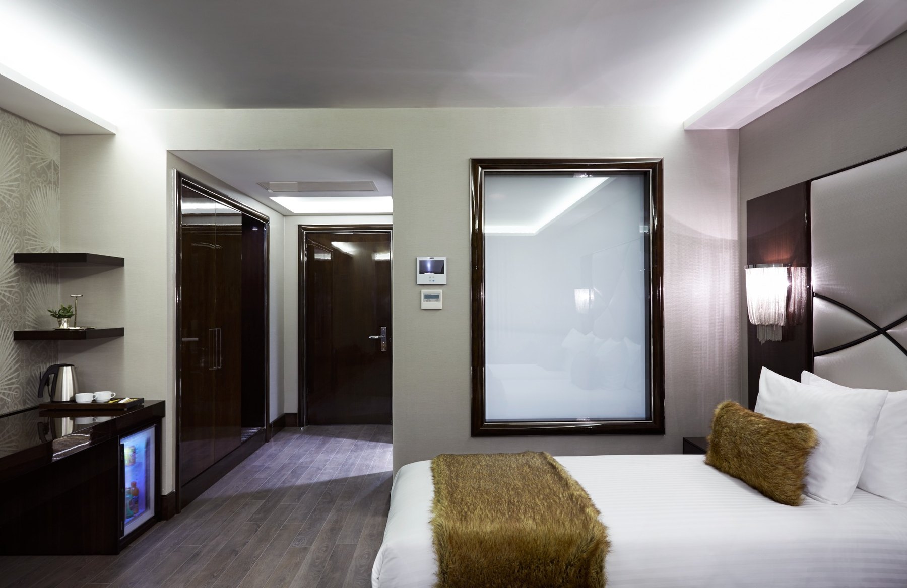 Biz Cevahir Gayrettepe Otel standart oda yatak alanı