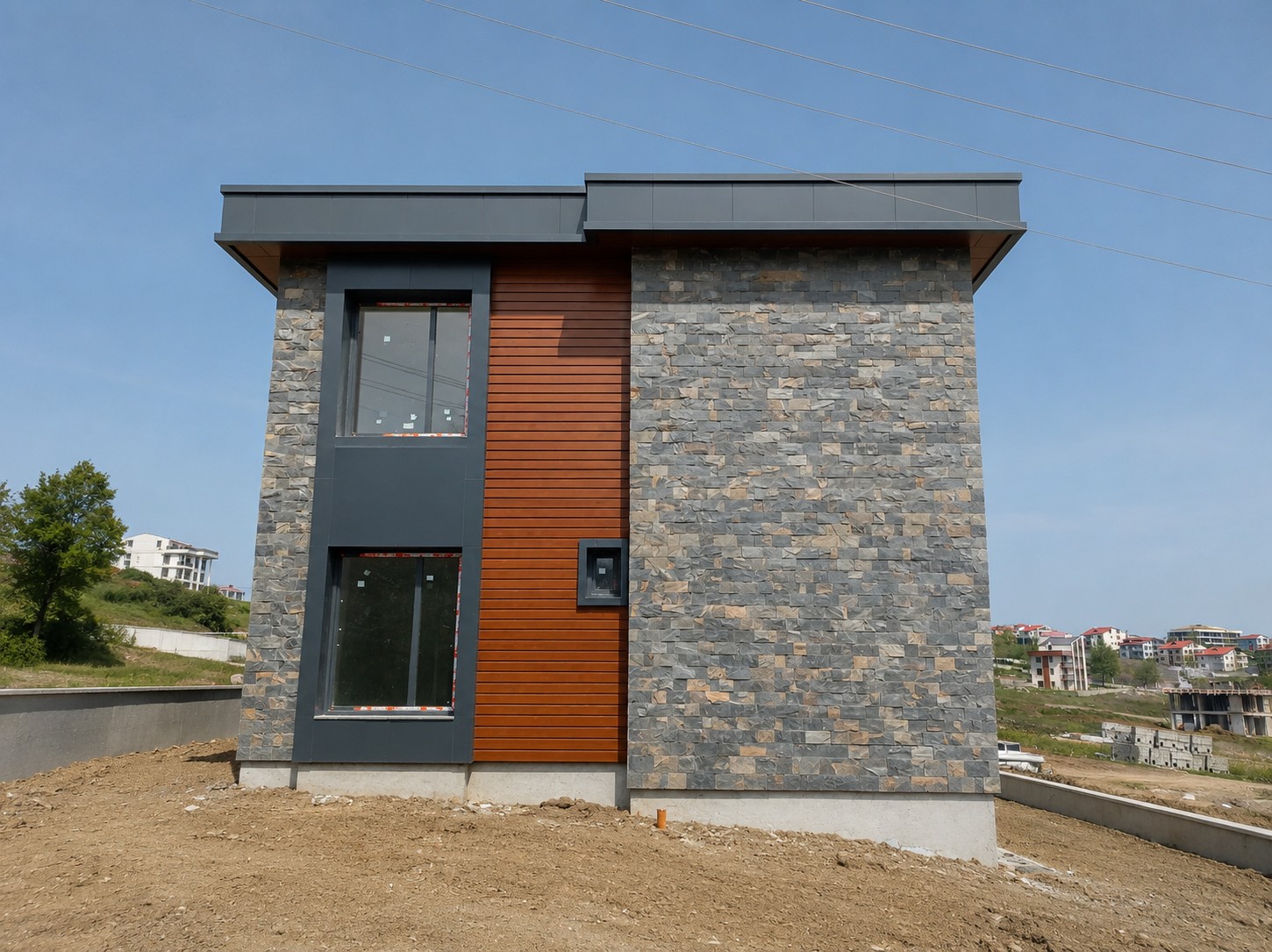 Yalova Merkez Villa - Yapım aşaması arka bahçe ve deniz manzarası